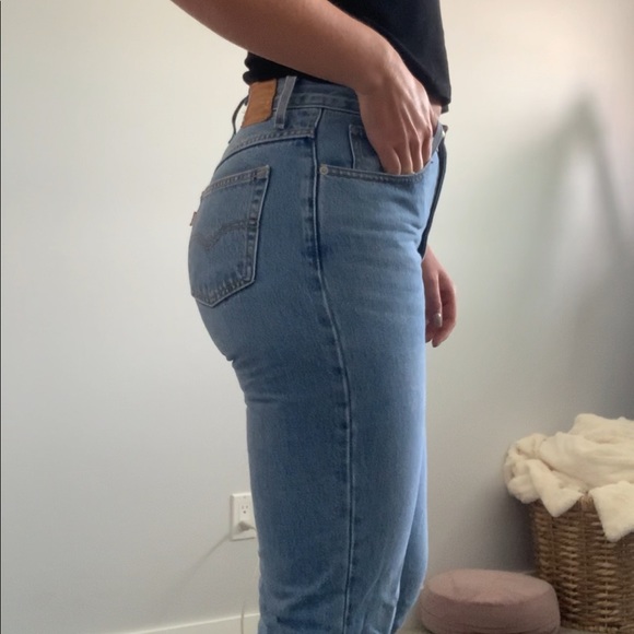 Levi’s High Waisted Mom Jean - Picture 2 of 5